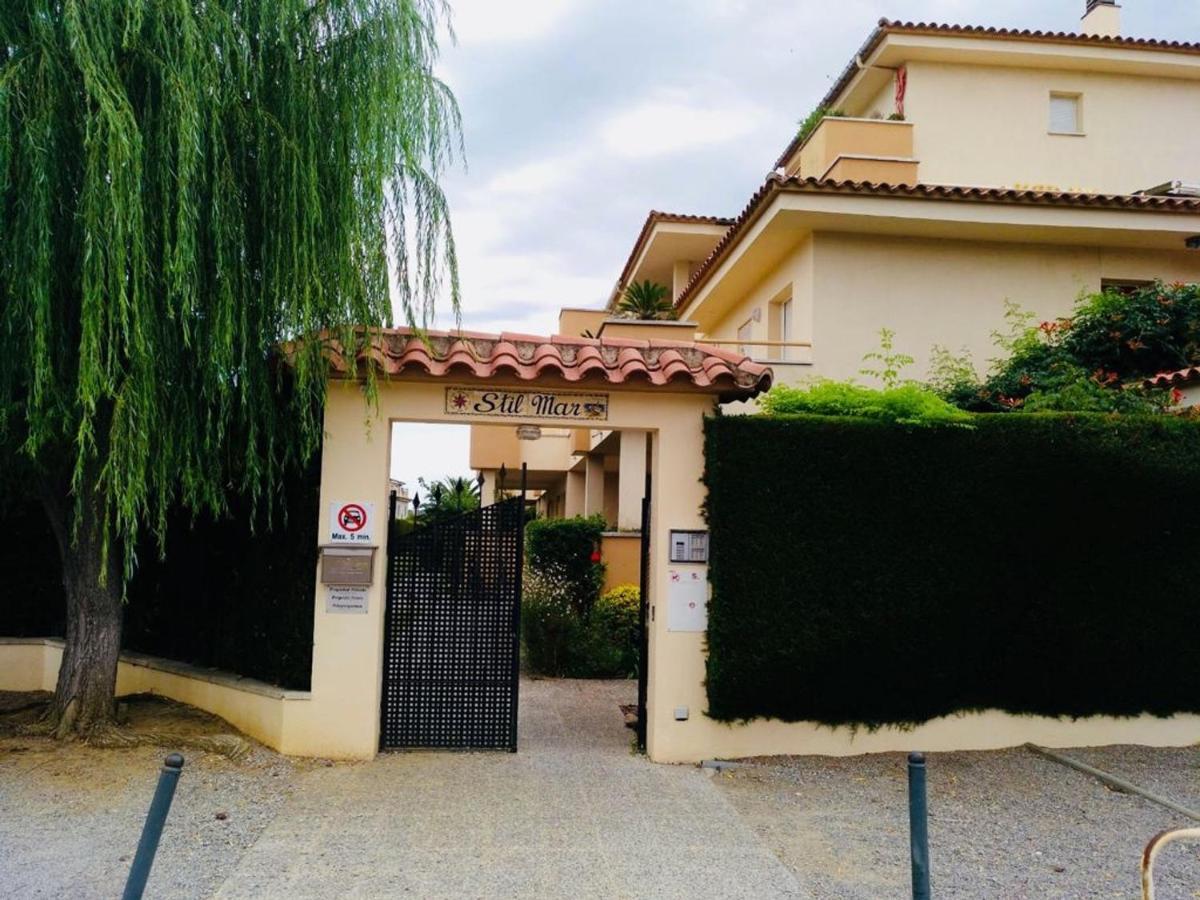 Apartamentos Stil Mar Anna - L'Escala Stil Mar Екстериор снимка